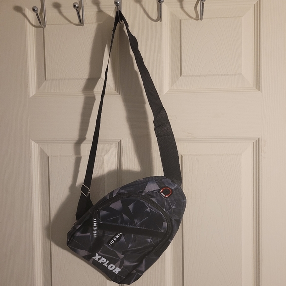 XPLOR Crossbody Sling Bag NWOT - Picture 5 of 8